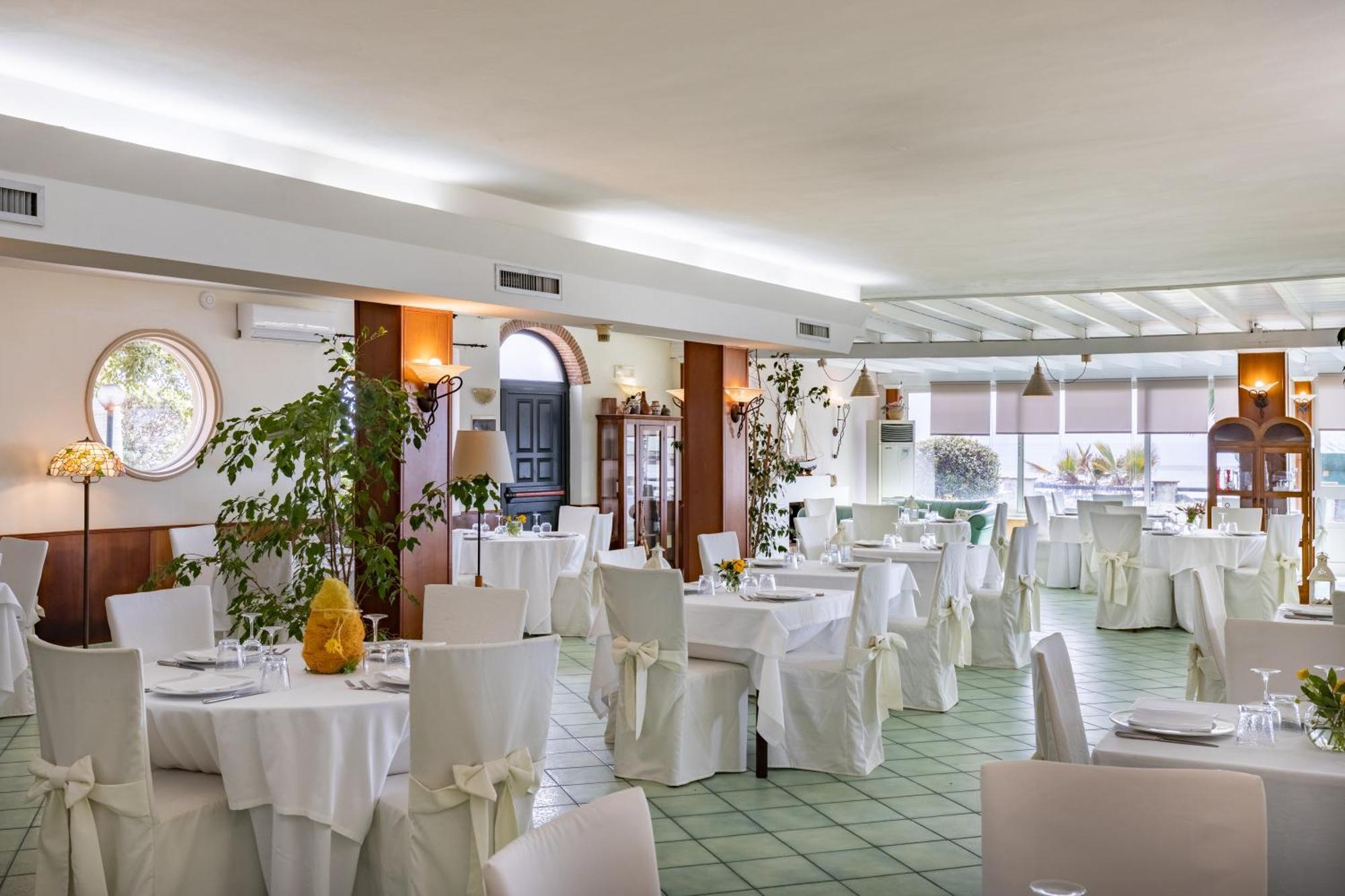 טרצ'ינה Villa Dei Principi Hotel מראה חיצוני תמונה